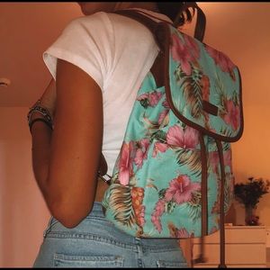 Bag pack tropical print
